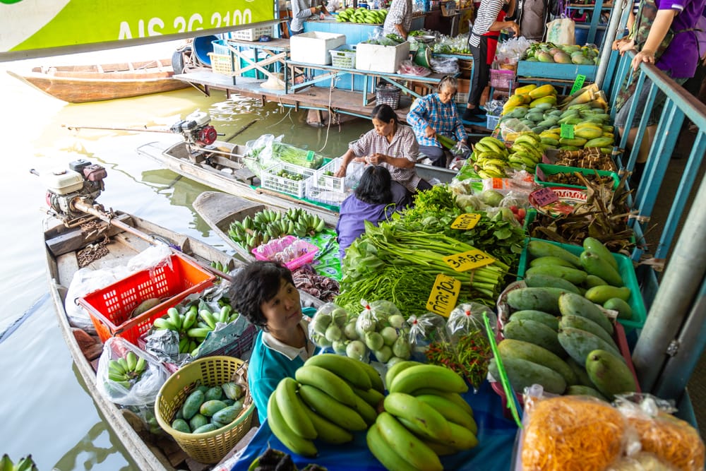 Акимат намерен вывести алматинские рынки за черту города