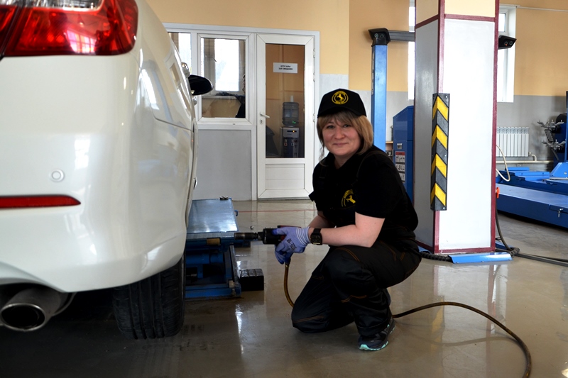 Шиномонтаж: женский взгляд