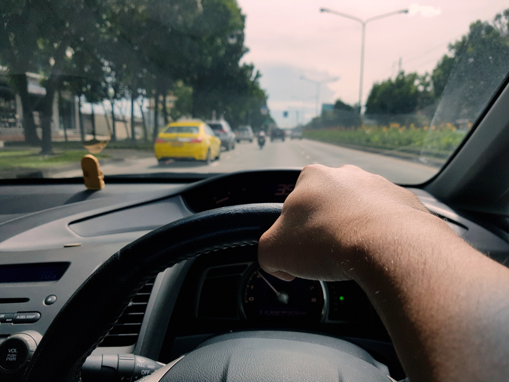 За 4 месяца в РК зарегистрировано 393 тысячи авто, 20 из них — электромобили