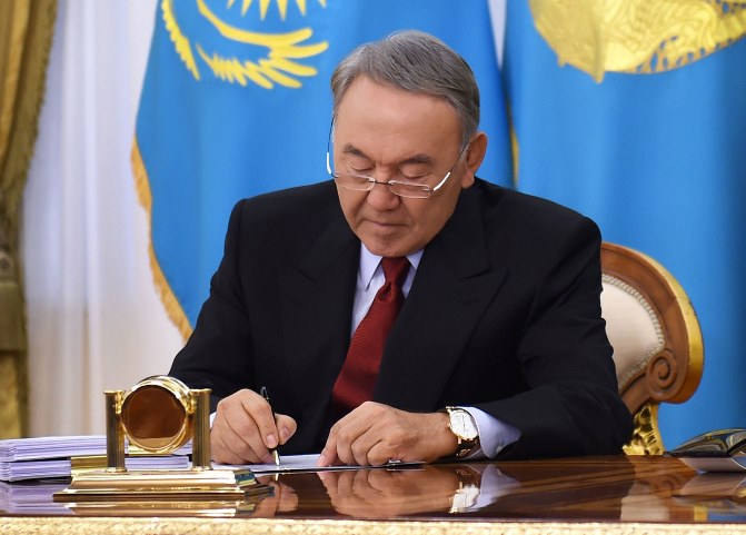 Президент подписал закон, запрещающий предоставление в аренду земель в приграничных зонах