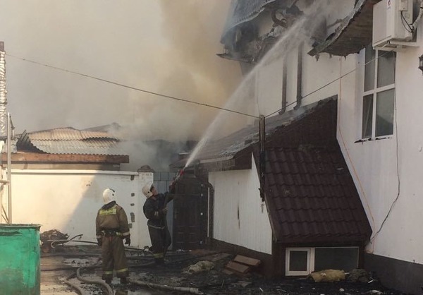 В Костанае горит фитнес-клуб