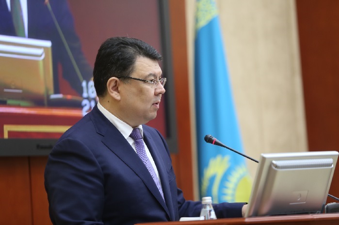 Бозумбаев: «Казахстан занимает одно из последних мест в мире по стоимости бензина»