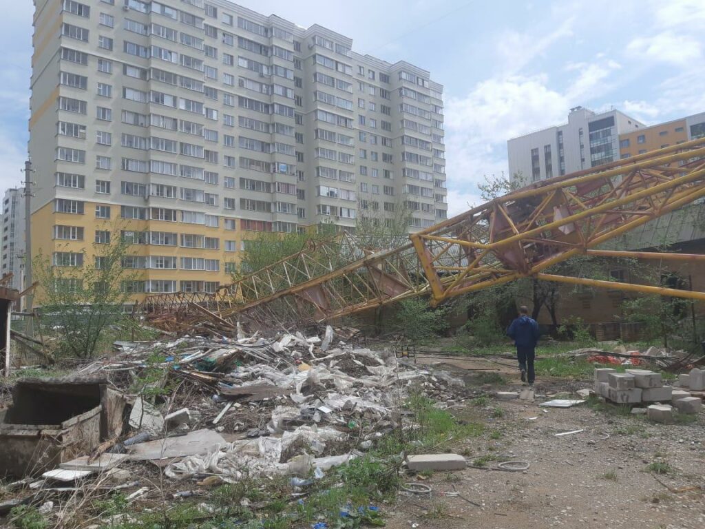 Коммунальные службы Астаны ликвидируют последствия урагана