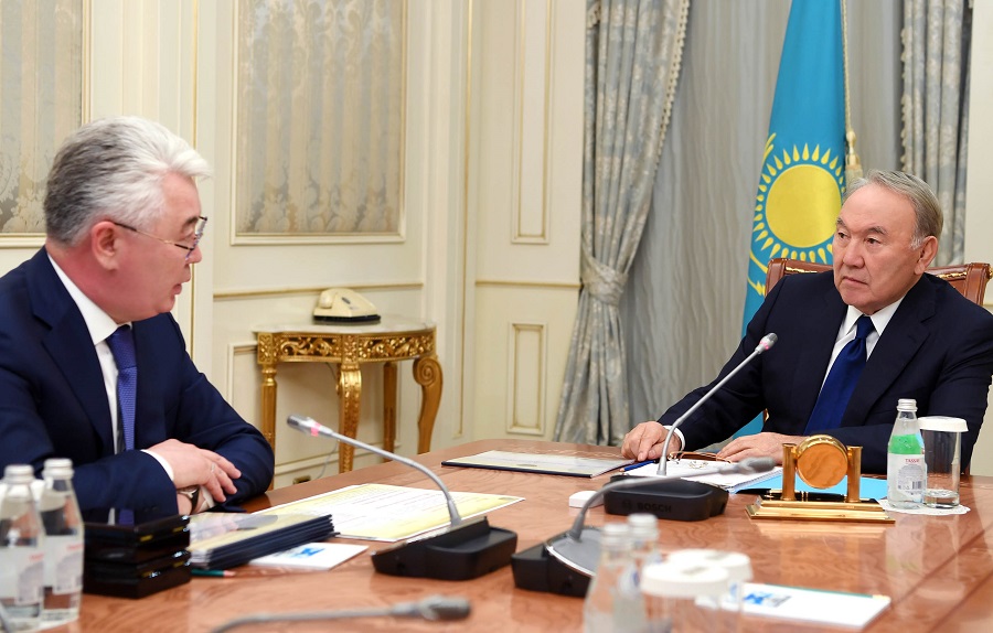 Нурсултан Назарбаев принял министра оборонной и аэрокосмической промышленности