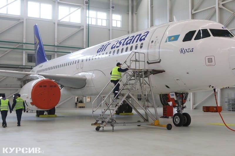 В Астане открыли авиационно-технический центр