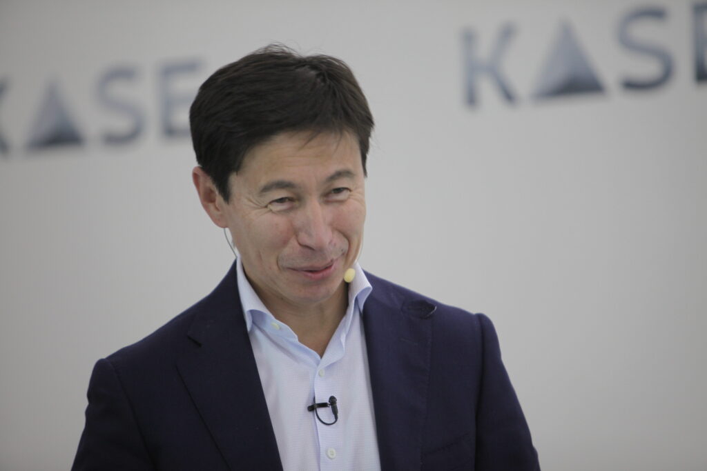 Ельдар Абдразаков назвал преимущества и риски МФЦА