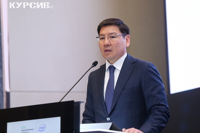 Жумагалиев: Более 80% госуслуг будут оказываться в е-формате к 2021 году