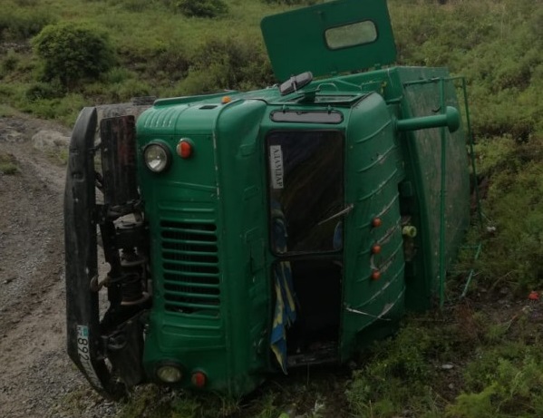 Автобус с туристами перевернулся в Алматинской области