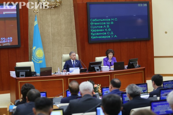 Депутаты упрекнули правительство за «подгонку» бюджетных параметров