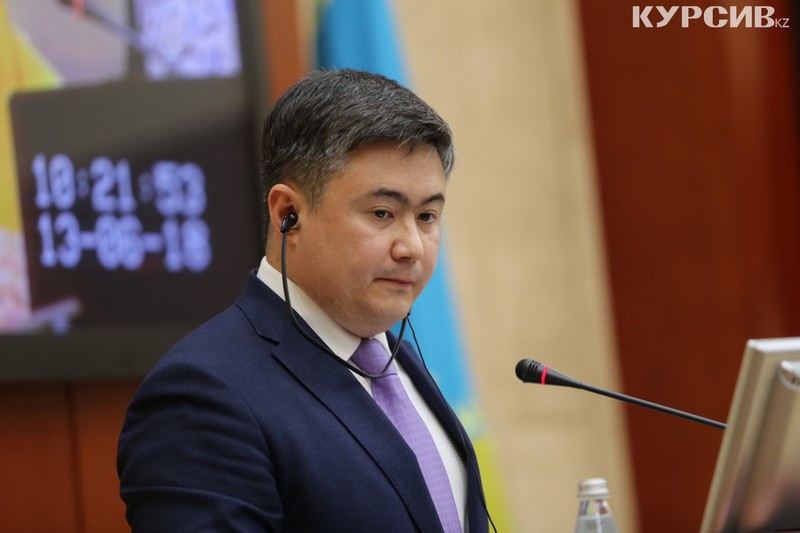Мажилис одобрил передачу контроля за медобслуживанием в конкурентную среду
