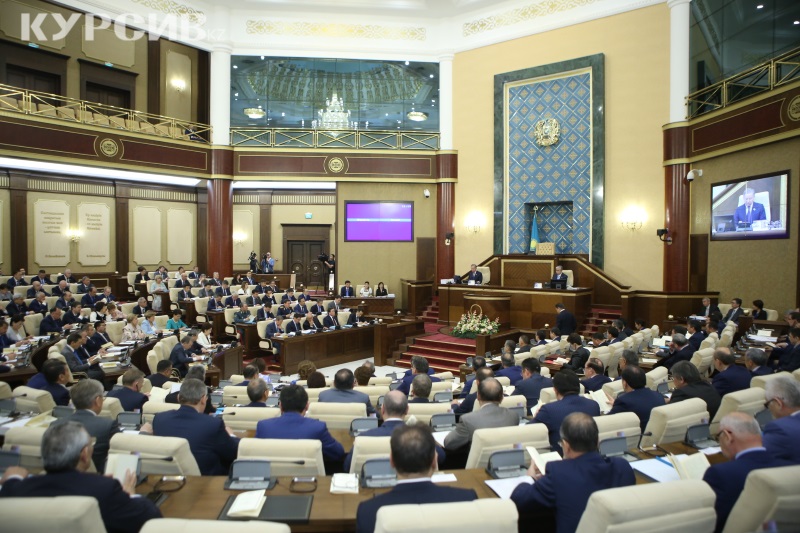Конституционный совет: Права и свободы человека могут быть ограничены только законами