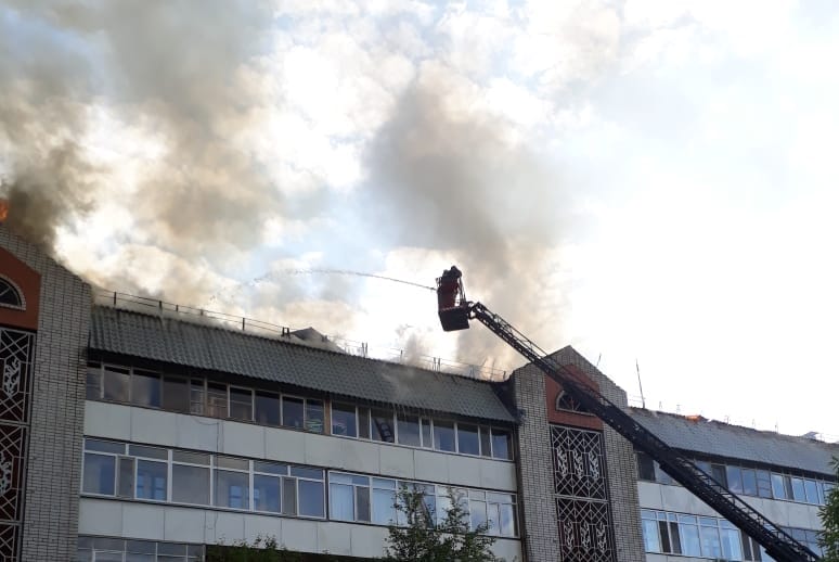 Три человека пострадали в результате пожара в Астане
