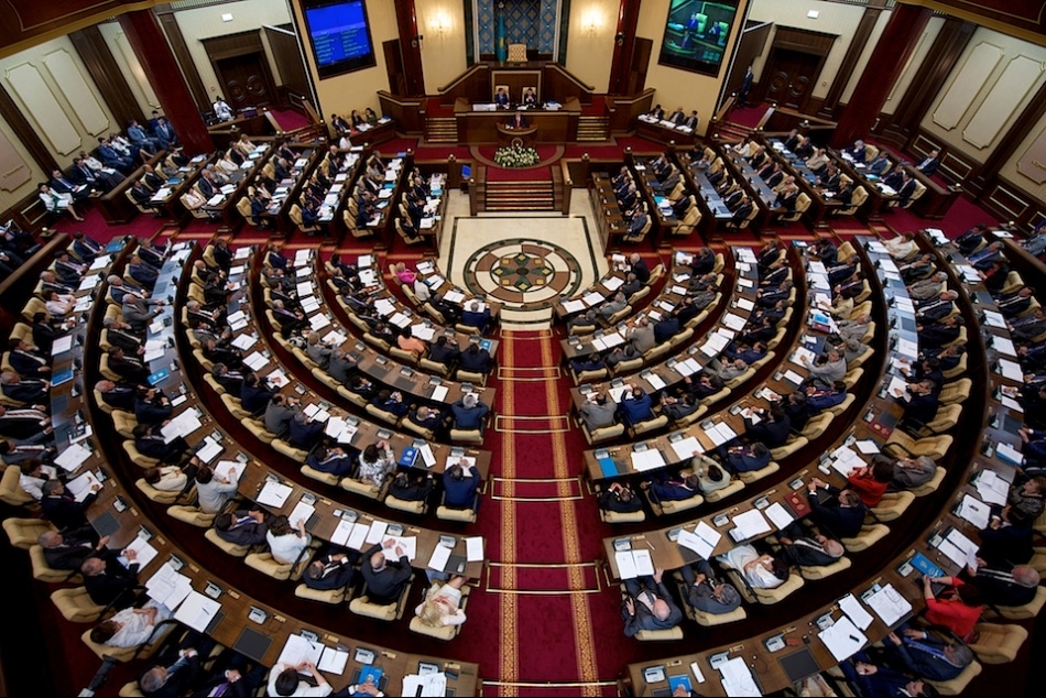 Мажилис РК одобрил поправки по вопросам развития местного самоуправления