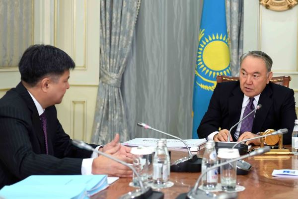 Нурсултан Назарбаев провел встречу с генеральным прокурором РК