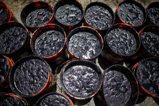 Нефть показывает уверенный рост