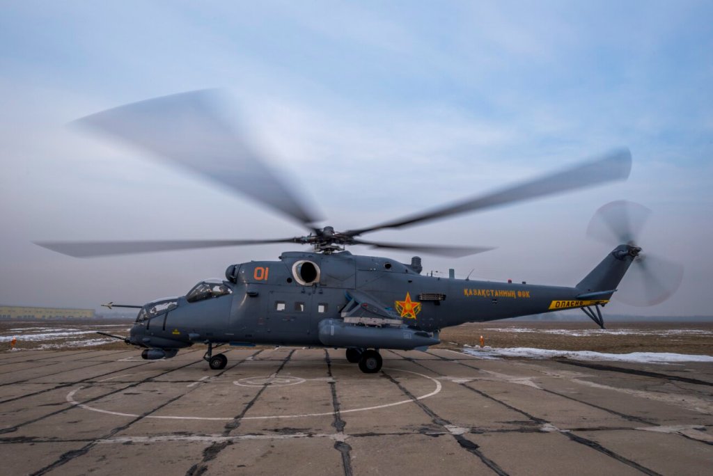 Полеты на боевое применение новых вертолетов Ми-35М прошли на полигоне ВС РК