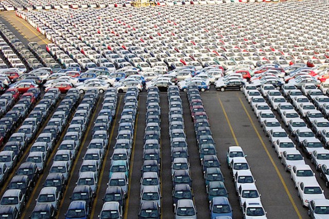 Продажи отечественного автопрома выросли на треть