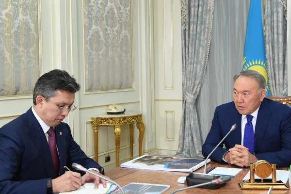 Нурсултан Назарбаев: Нужно снизить государственные расходы