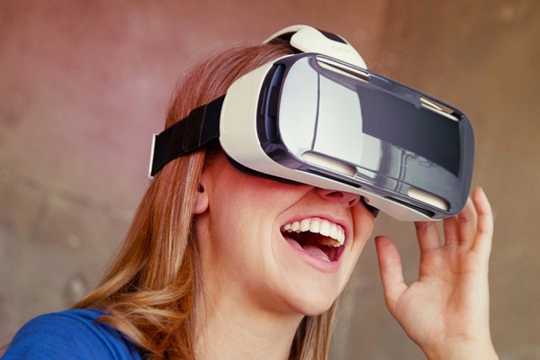 На Samsung подали в суд за кражу VR технологий