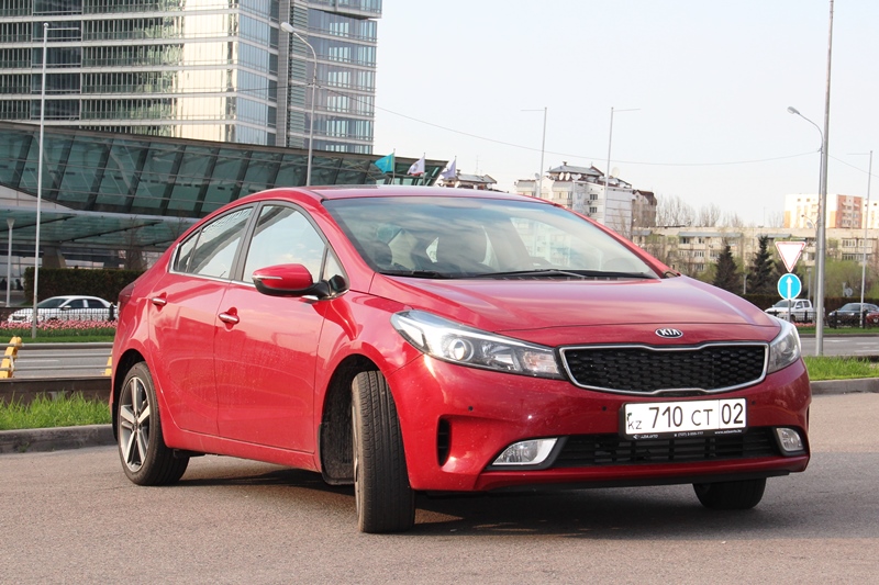 Тест-драйв Kursiv.kz. Kia Cerato: на пути к премиальности
