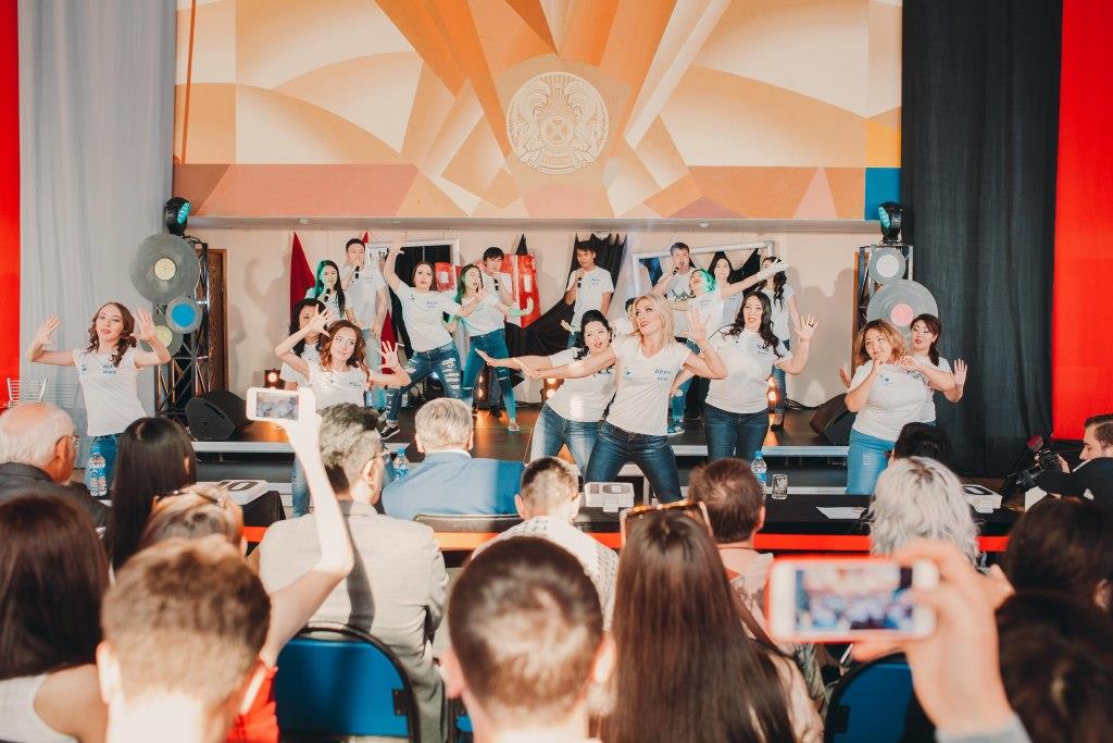 В Астане прошел первый отборочный тур Чемпионата по караоке «Поют все!»