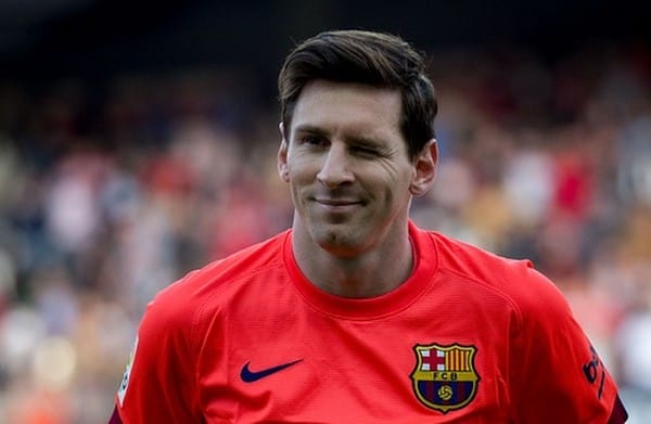 «Барселона» продлила контракт с Месси