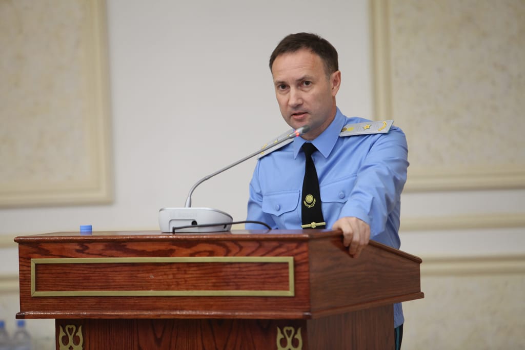 Президент отстранил от должности заместителя генерального прокурора РК