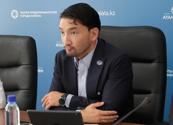 Рахим Ошакбаев: ОСМС не является реформой, которая приведет к положительным результатам