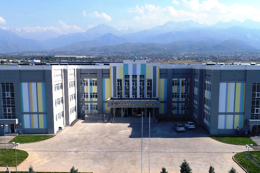 Фонд Асель Тасмагамбетовой и Кенеса Ракишева построил школу в Алматы