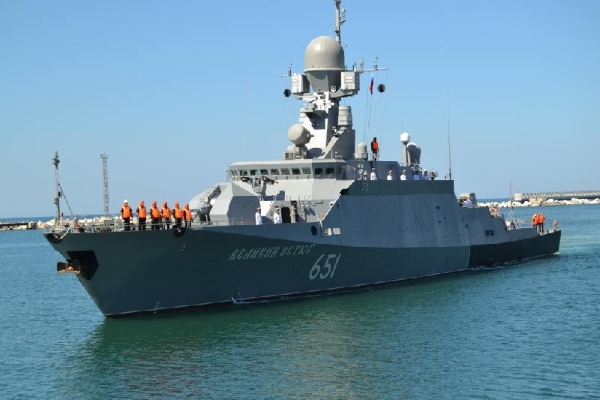 Корабли Каспийской флотилии РФ прибыли в Актау