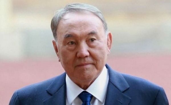 Президент Казахстана посетил жамбылский завод по производству гипса и гипсокартона