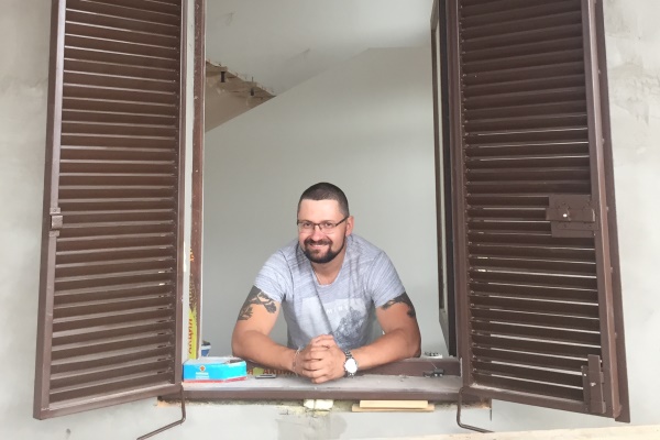 Для защиты окон бизнес предлагает вернуться к ставням