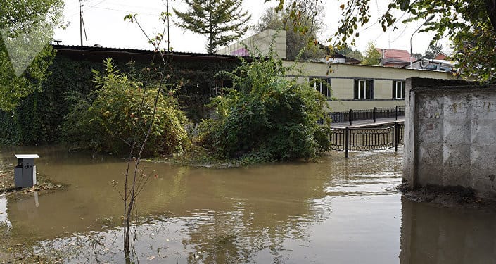 Река Малая Алматинка вышла из берегов