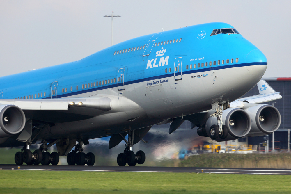 Нидерландская KLM закрывает офис по продаже билетов в Алматы