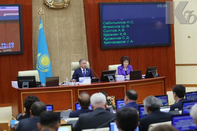 Мажилис Парламента РК одобрил республиканский бюджет на 2018-2020 годы