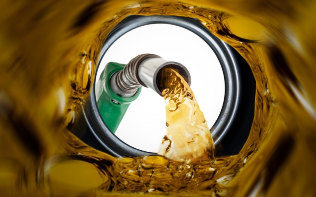 Цены на бензин могут вырасти до 165 тенге, но с последующим понижением