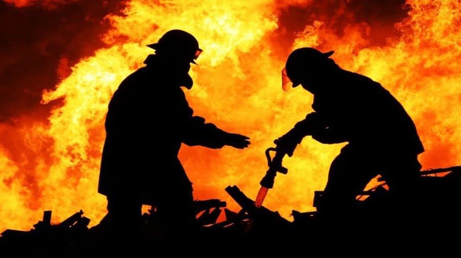 В Костанае во время пожара эвакуировано 54 человека