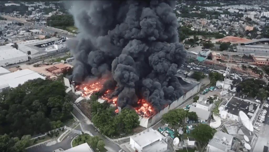 СК «Евразия» выплатит свыше 20 млн тенге за пожар в торговом центре в Доминикане (видео)