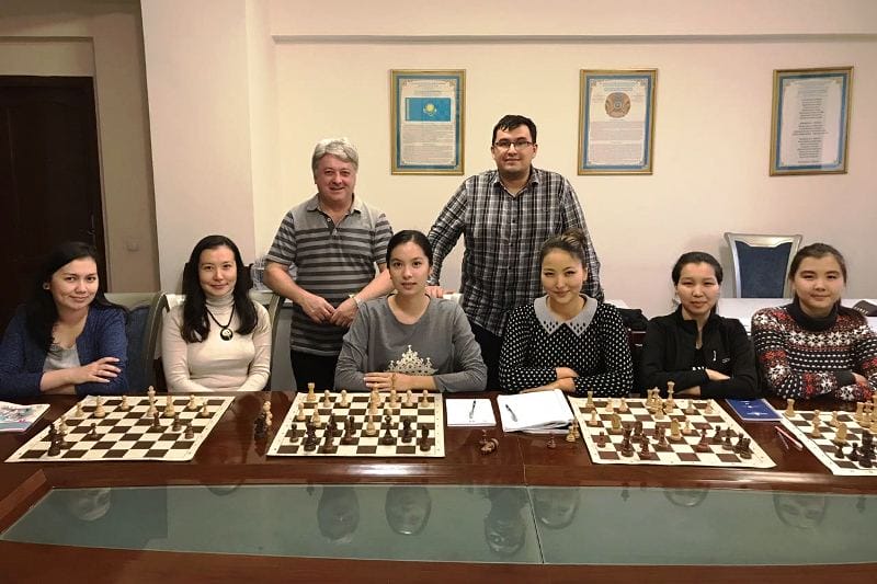 Шахматисток Казахстана снова обучает Юрий Якович