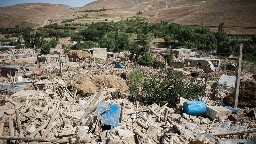 Более 130 человек погибло в результате землетрясения в Иране