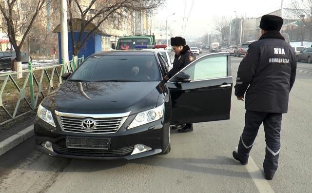 В Алматы у водителей-должников будут отбирать машины