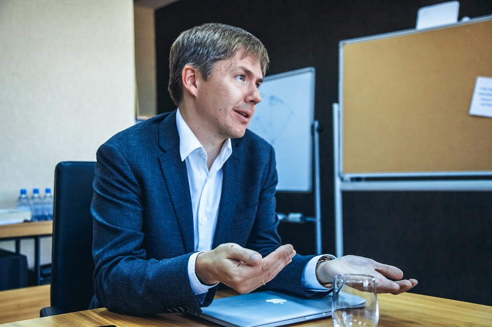 Арти Отс, «Кселл»: «Мы должны заложить фундамент для роста потребления цифровых услуг»