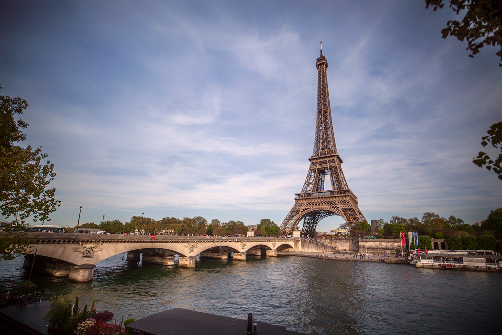 Комитет госдоходов ищет хозяина квартиры в Париже