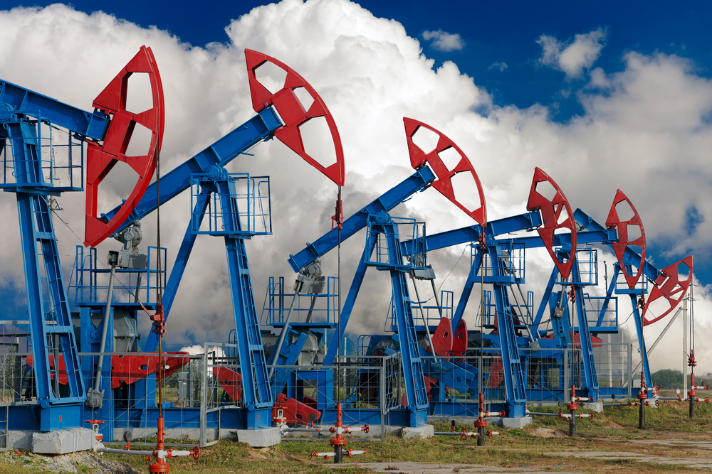 Нефть выросла до рекордных $66 за баррель