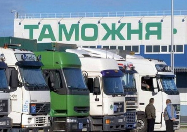 Казахстанские таможенники будут заполнять декларацию за пассажиров и экспортеров