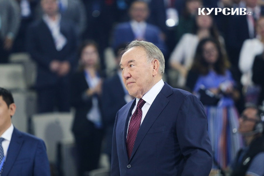 Развивать туризм в Боровом, на Алаколе, Балхаше и Каспии предложил Назарбаев