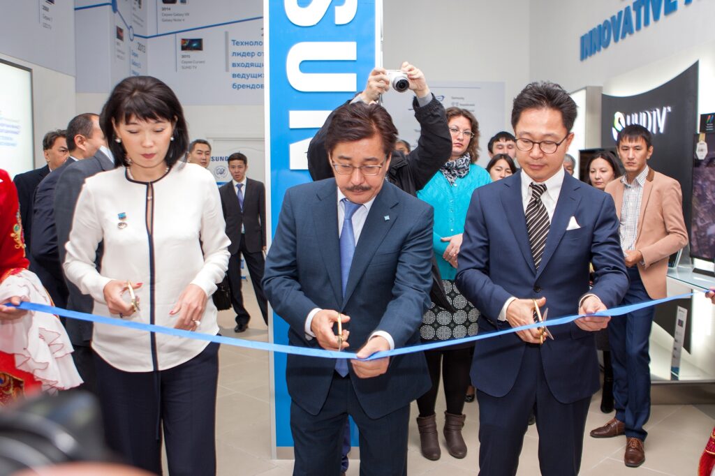 В Алматы открылась Инновационная Академия Samsung