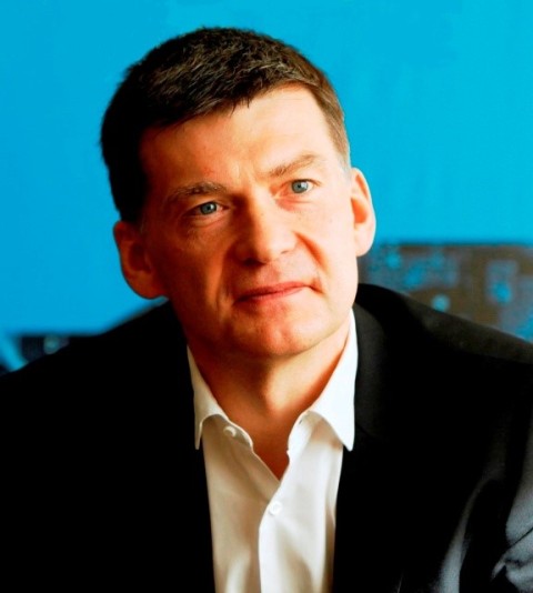 Чтобы наши дети жили хорошо, нужно научить их пользоваться компьютером, — региональный директор Intel Дмитрий Конаш