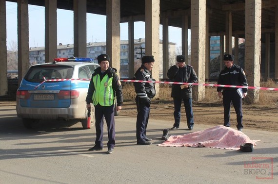 Пенсионер спрыгнул с моста в Уральске