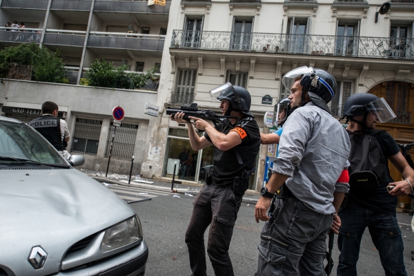 В Париже у стадиона Stade de France открыли стрельбу
